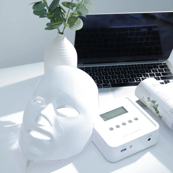Світлодіодна LED-маска для обличчя Deesse Pro Mask 04055 фото